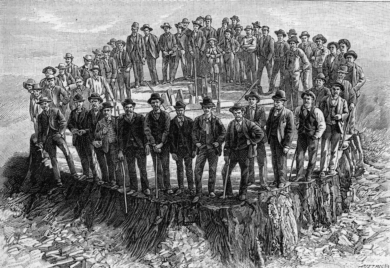 “Sequoia Gigantea”nın tabanı, onun yıkımı için çalışan 52 işçiyle (bir fotoğraftan sonra) New York