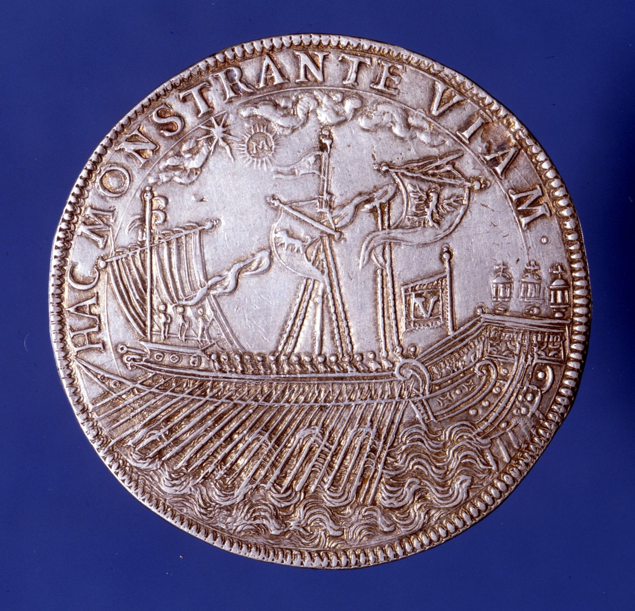 Ducat de Vincenzo Gonzaga (Vincent Gonzague) (1562 - 1612), Mantua Dükü bir kadırgayı temsil ediyor. by Unknown artist