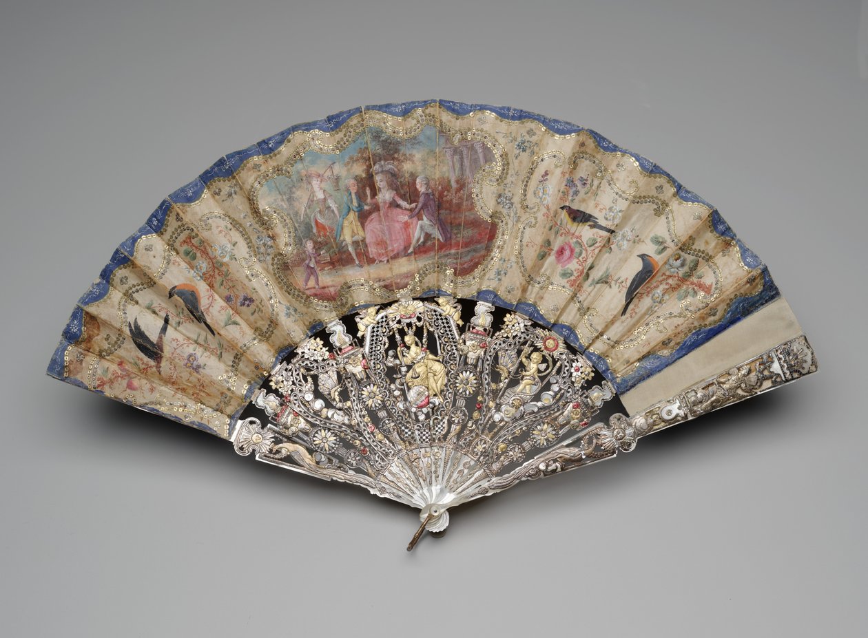 Kur sahneli katlanır yelpaze, c.1770-80 (çift ipek yaprak üzerine guaj, pirinç payetler, sedef, yaldız ve pirinç halka) by Unknown artist