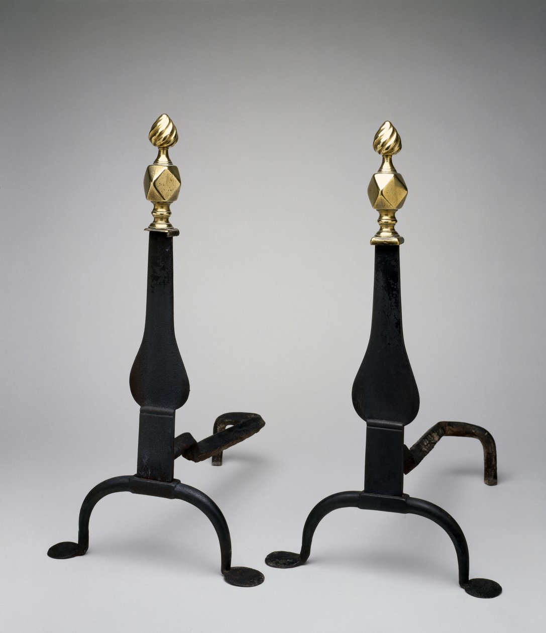 Andiron çifti by Unknown artist