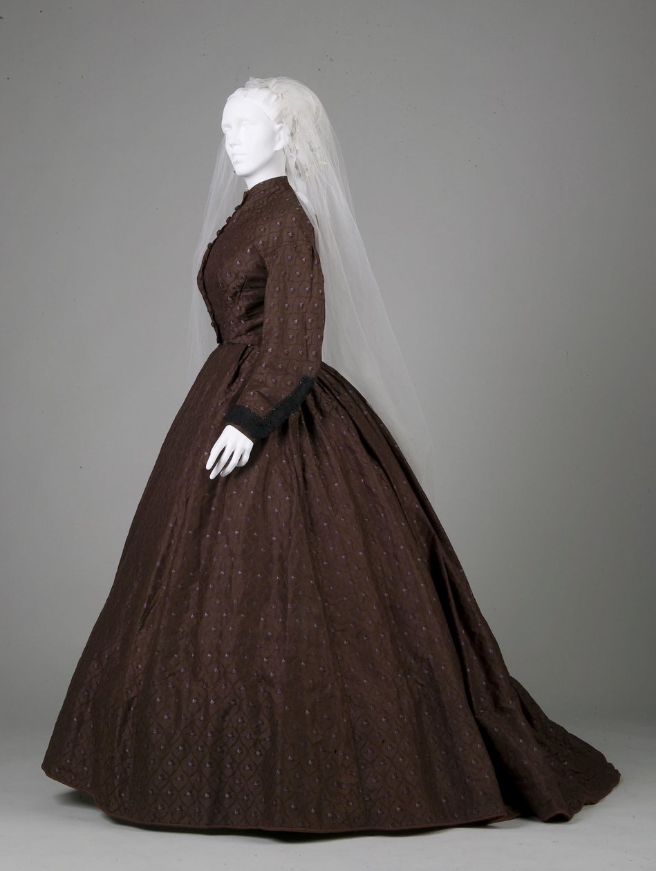 Düğün elbisesi by Unknown artist