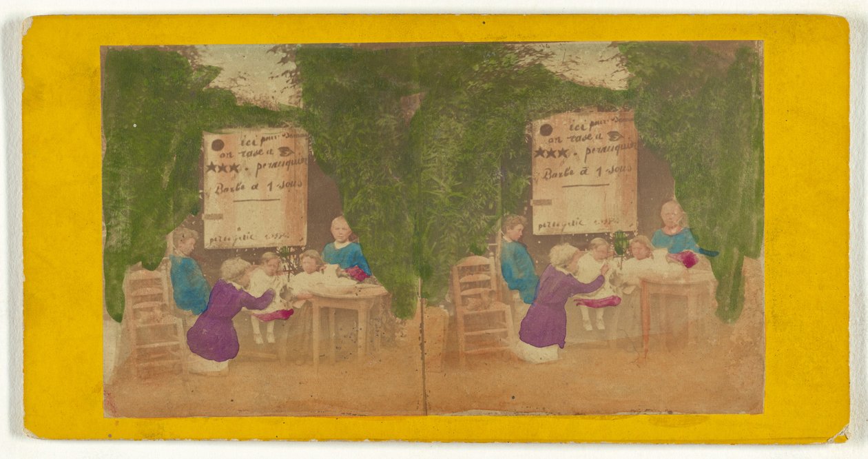 [Kadınlar ve çocuklar bir masada oturuyor] by Unknown artist