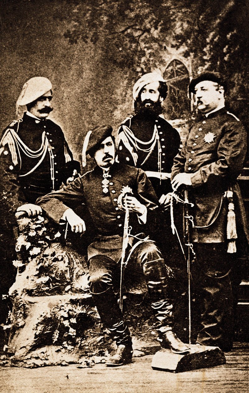 3. Carlist Savaşı (1872-1876): İspanya tahtına hak iddia eden Charles de Bourbon (1848-1909) (Carlos Maria de Borbon y Avusturya-Este veya Charles VII), Madrid Dükü, savunucularıyla çevreliyor. Sanguesa, la Rioja, İspanya Fotoğraf yaklaşık 1872-1876 by Unknown photographer