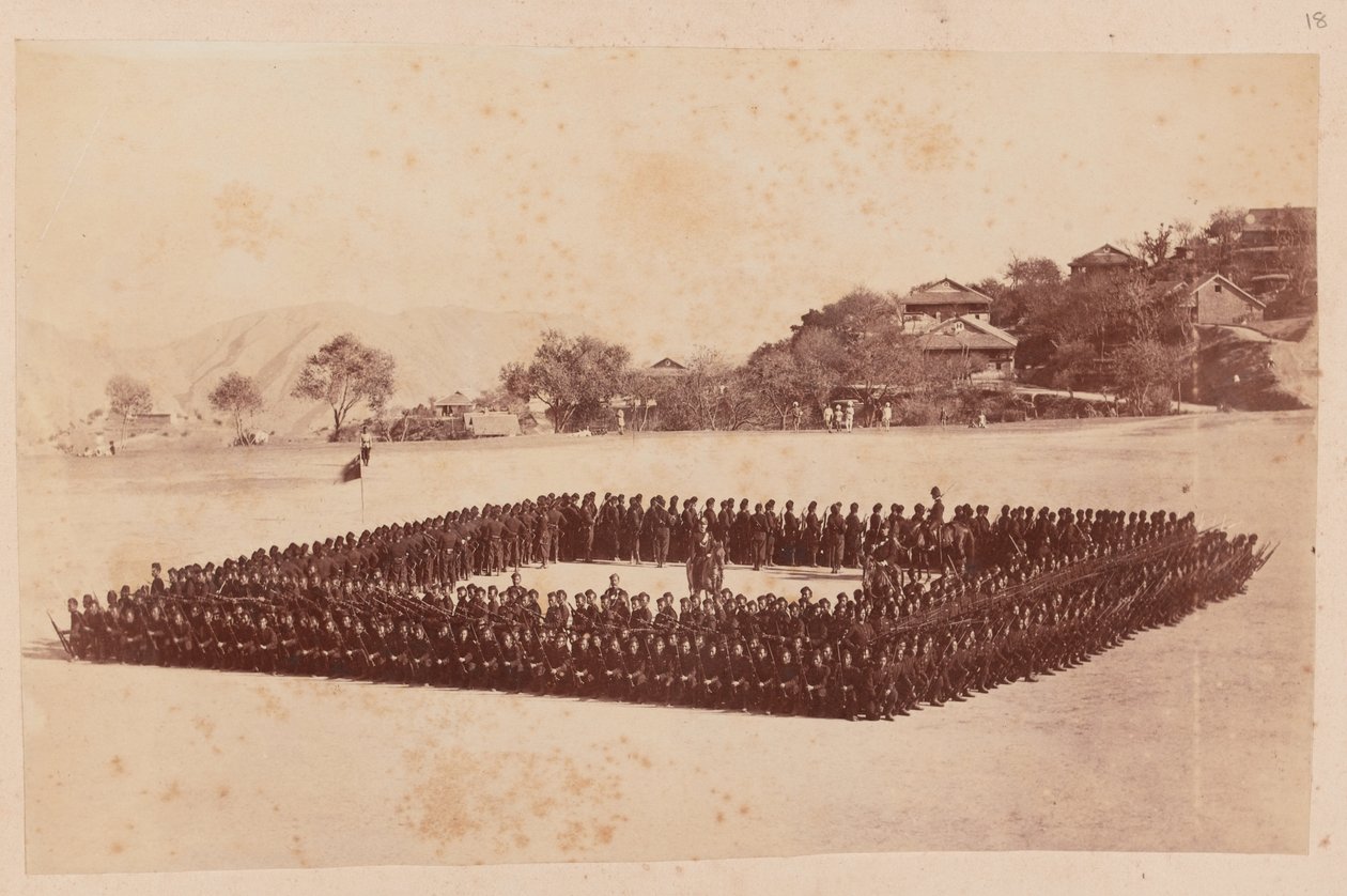 4. Gurkha (Tüfek) Alayı meydanda kuruldu by Unknown photographer