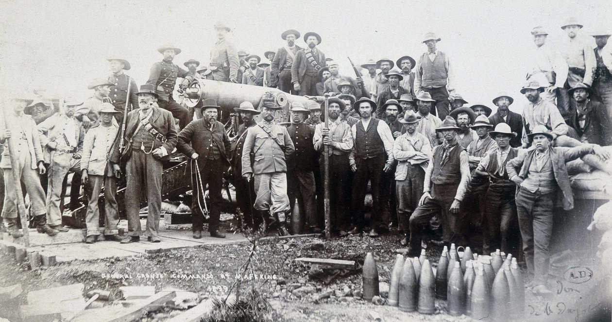 Boers, Transvaal Savaşı sırasında bir topun etrafında toplandı by Unknown photographer