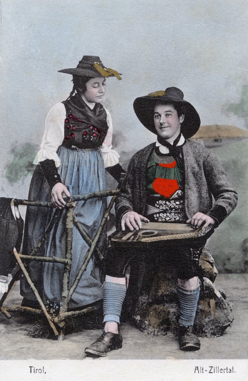 Geleneksel kostümlü çift, Alt - Zillertal, Tirol (kartpostal) by Unknown photographer