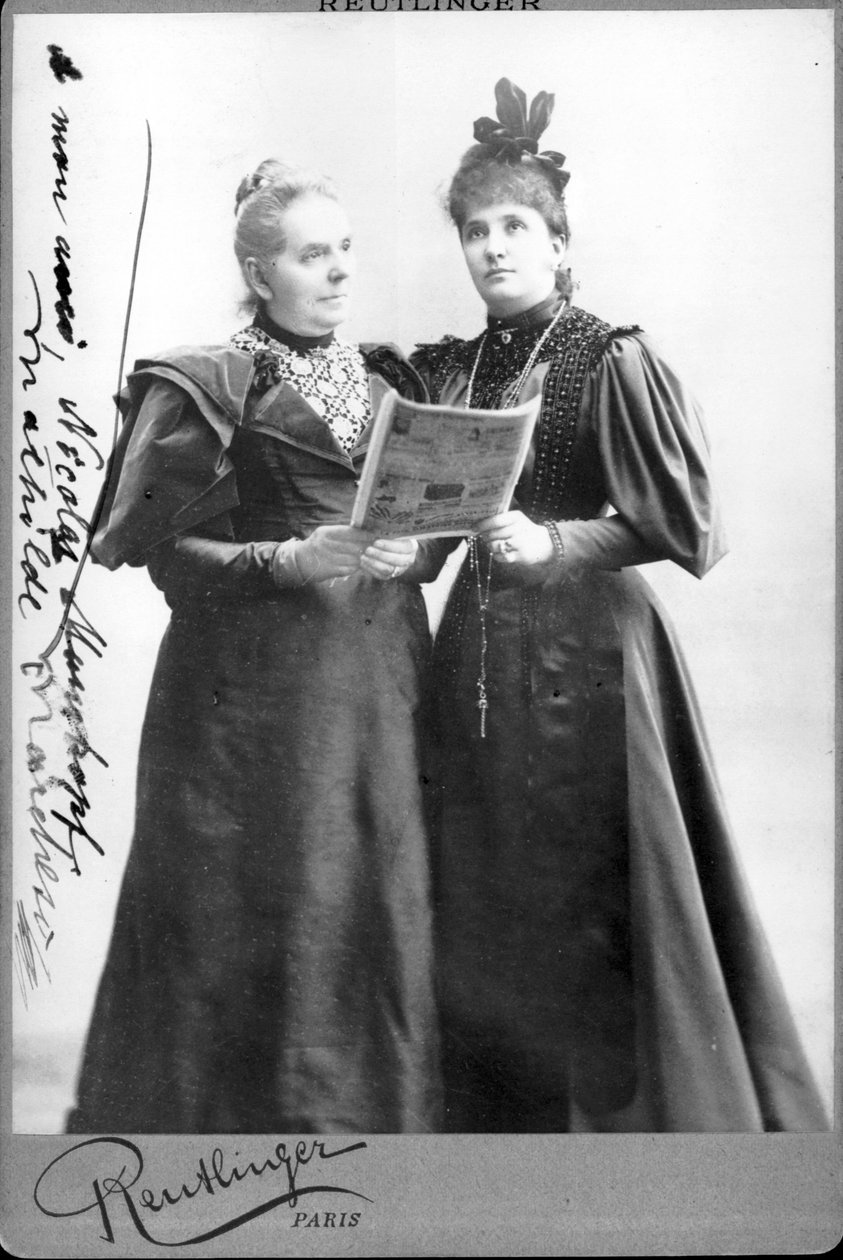 Alman şarkıcı Mathilde Marchesi (1821-1913) ve Avustralyalı şarkıcı Nellie (Nelly) Melba (1861-1931). 19. Yüzyıl Sonu Fotoğrafçılık by Unknown photographer
