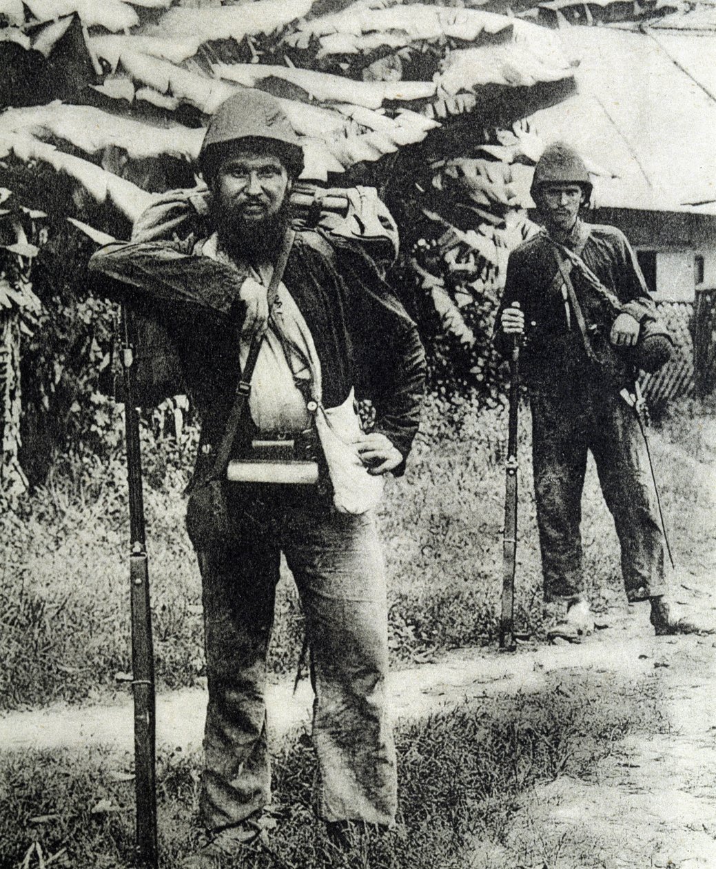 Tonkin Kampanyasının Kahramanı by Unknown photographer