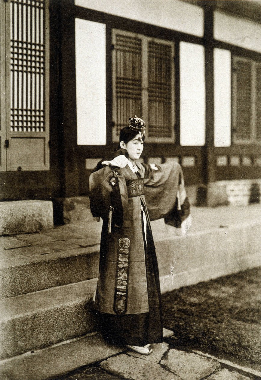 Kusang Coreenne dansçısı (19. yüzyılın sonu). by Unknown photographer