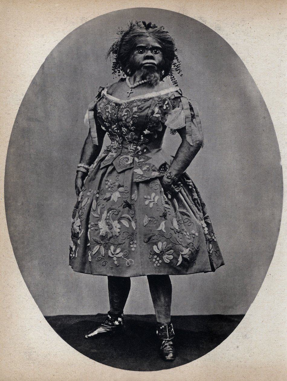 Canavarlar, köpek kadın. Fotoğraf, 19. yüzyıl sonu, Paris. Kol. Selva. by Unknown photographer