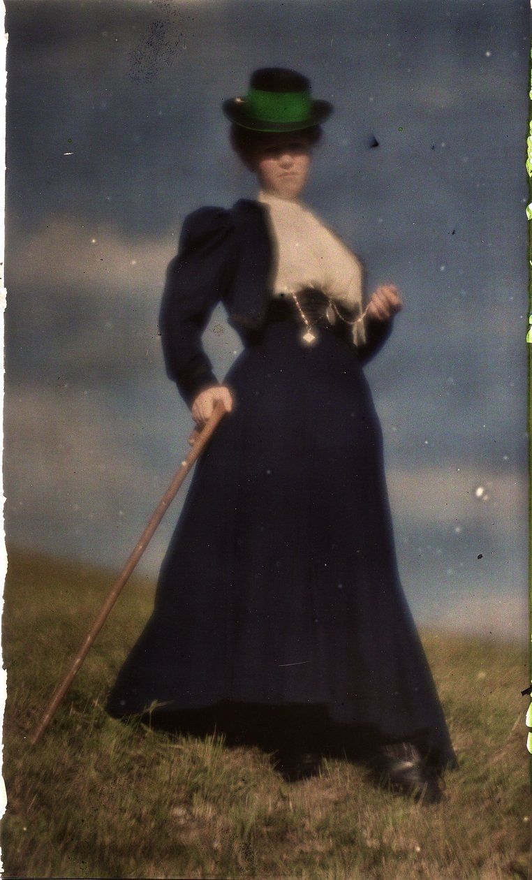 Mavi kostümlü Bayan Mary by Unknown photographer