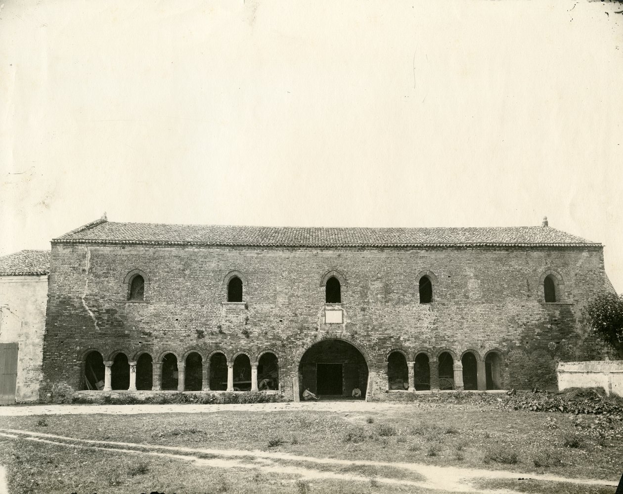 Palazzo della Ragione, Pomposa manastırı, Emilia-Romagna, İtalya, yaklaşık 1890 by Unknown photographer