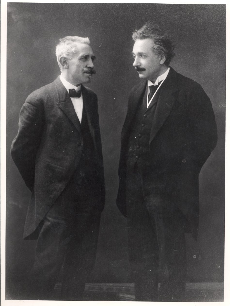 Paul Langevin ve Albert Einstein by Unknown photographer