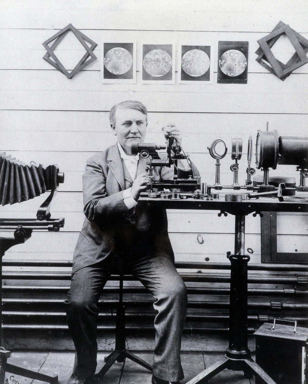 Thomas-Alva Edison