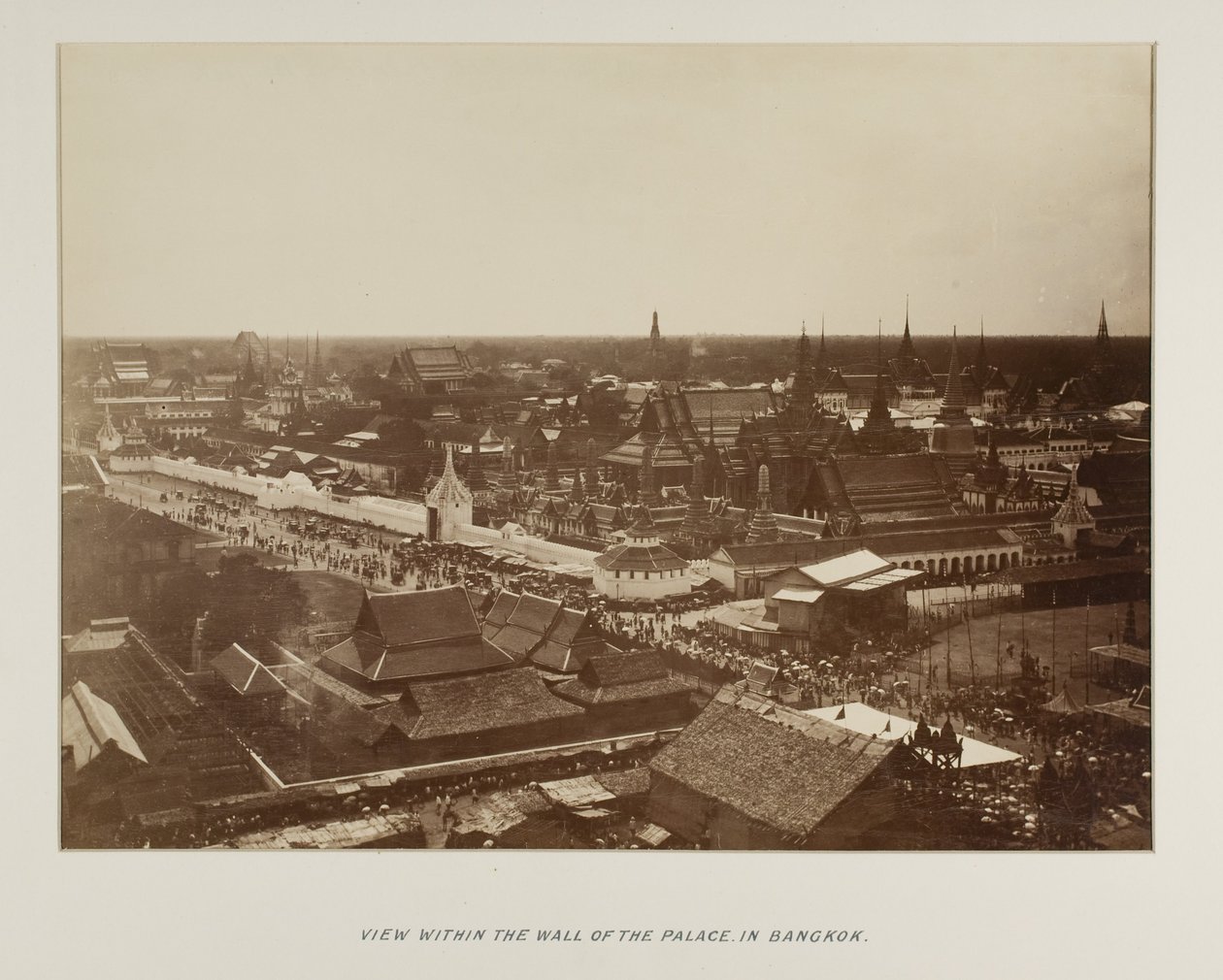 Fotoğraf albümündeki fotoğraf by Unknown photographer