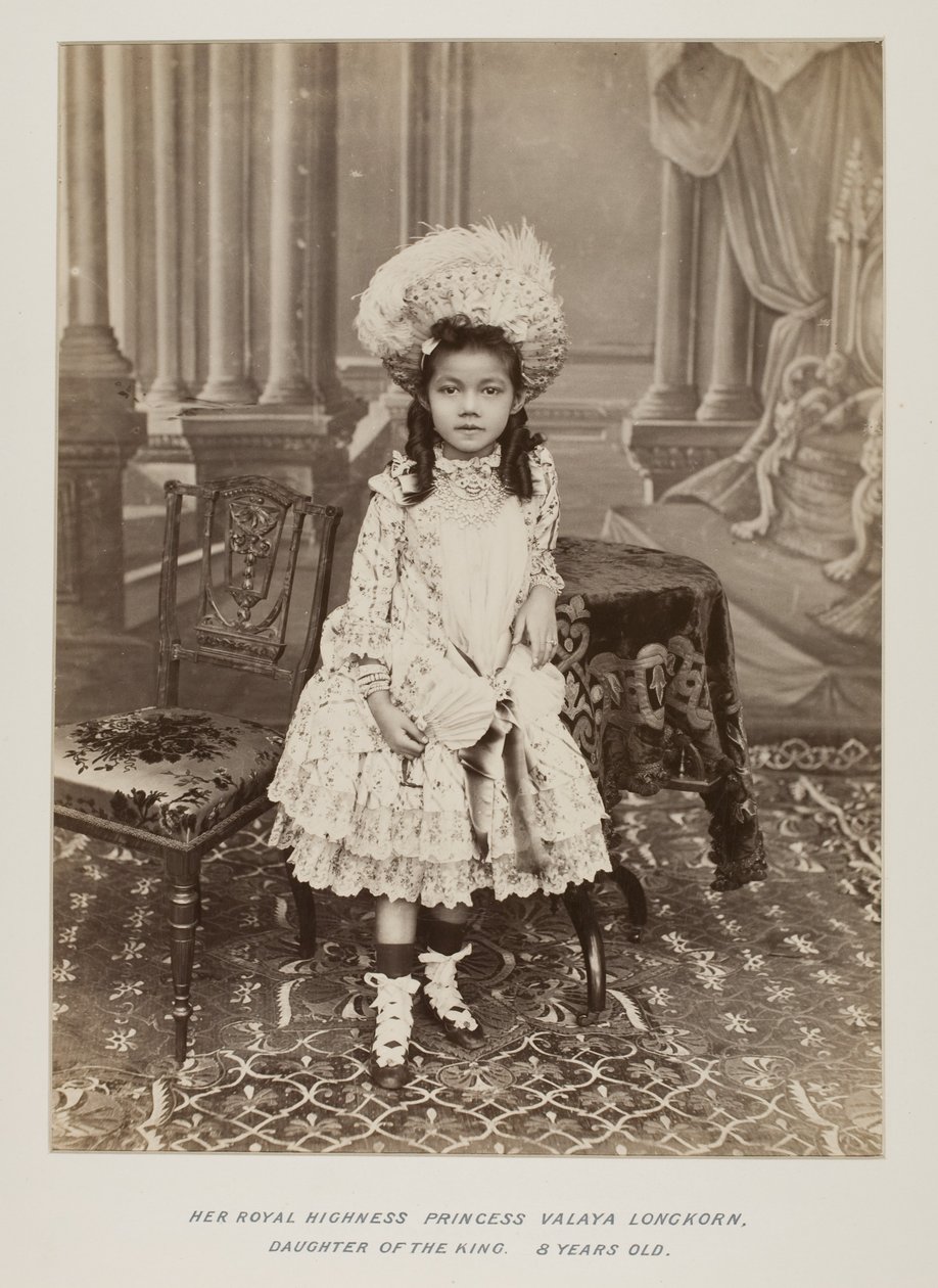 Fotoğraf albümündeki fotoğraf by Unknown photographer