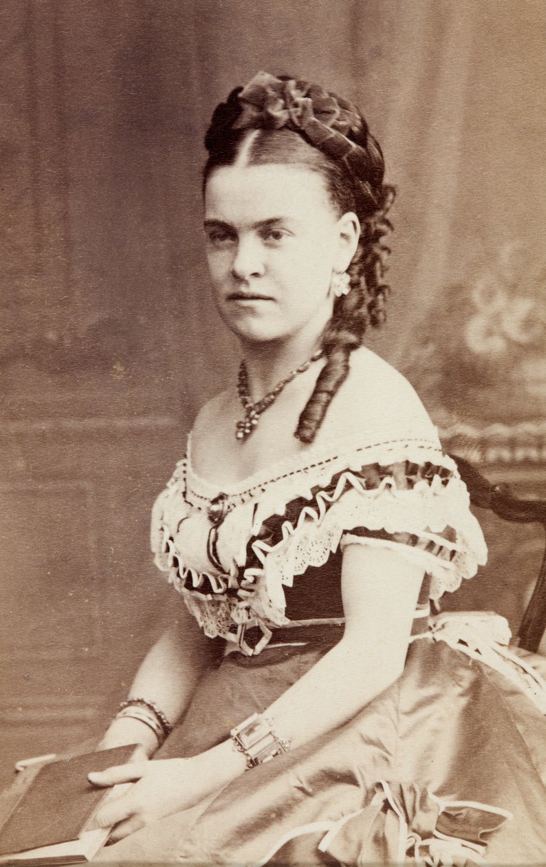 Edith Wynne'in Portresi, 1860'lar dolayları (s/b fotoğraf) by Unknown photographer