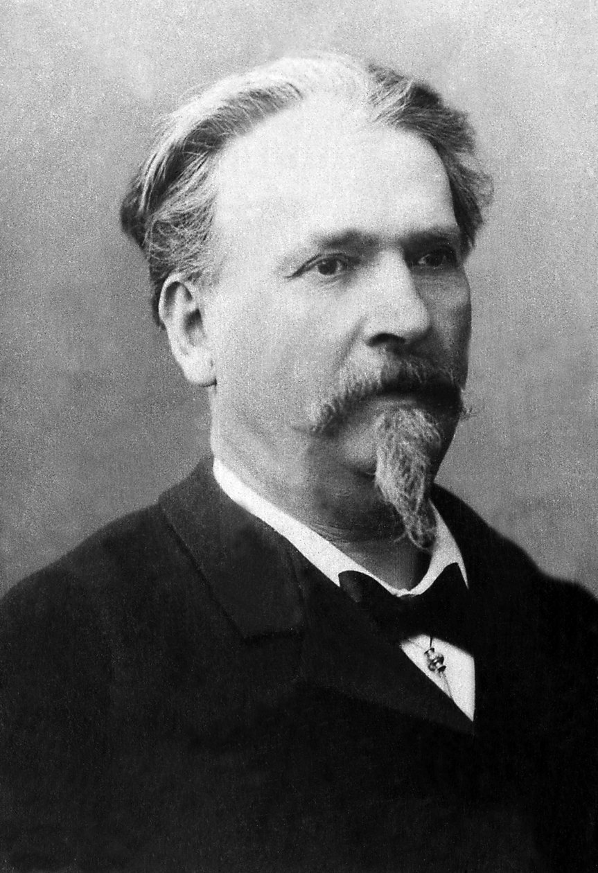 Frederic Mistral (1830-1914), Fransız şair ve yazar portresi. by Unknown photographer