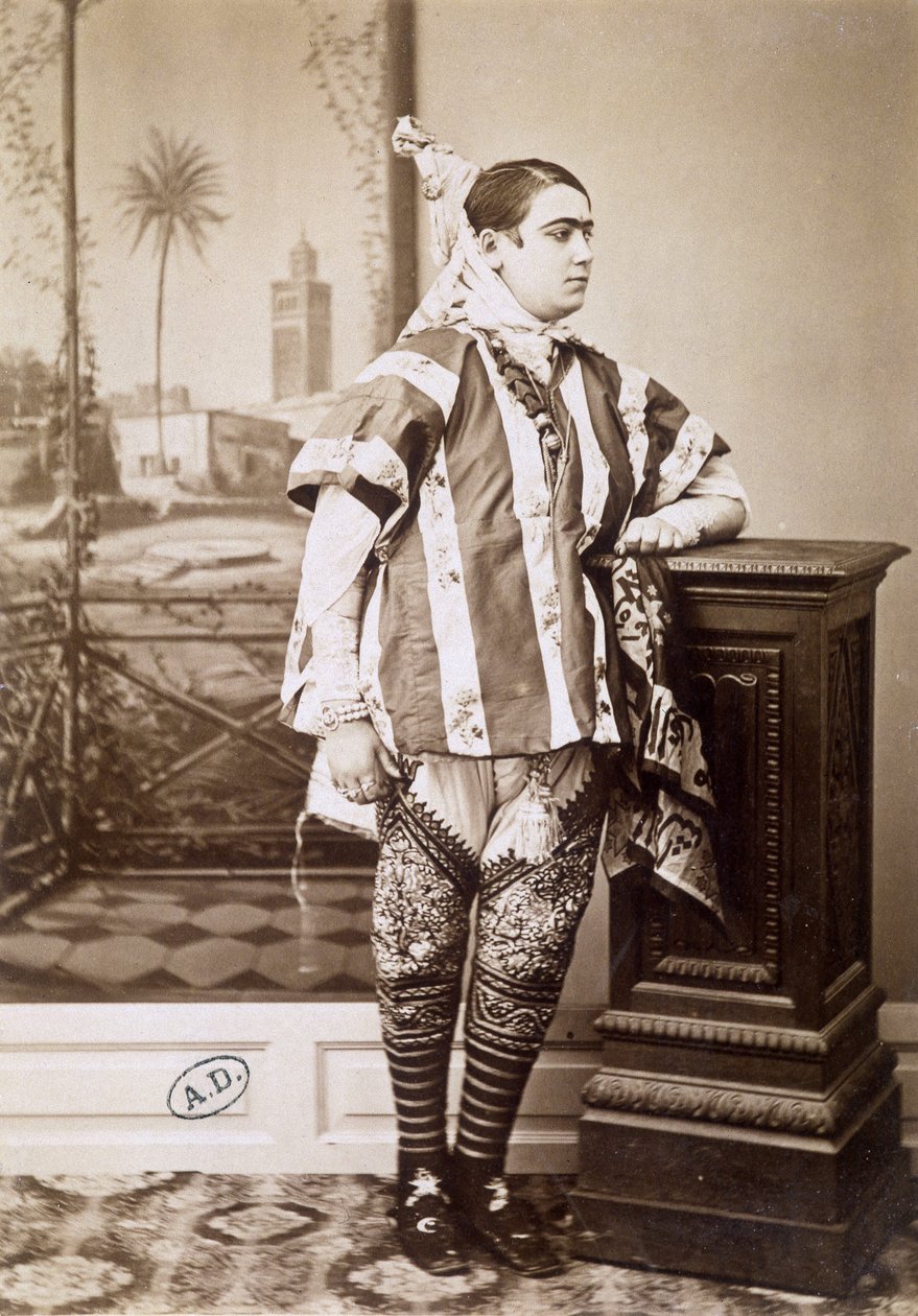 Tunuslu Yahudi Kadın Portresi by Unknown photographer