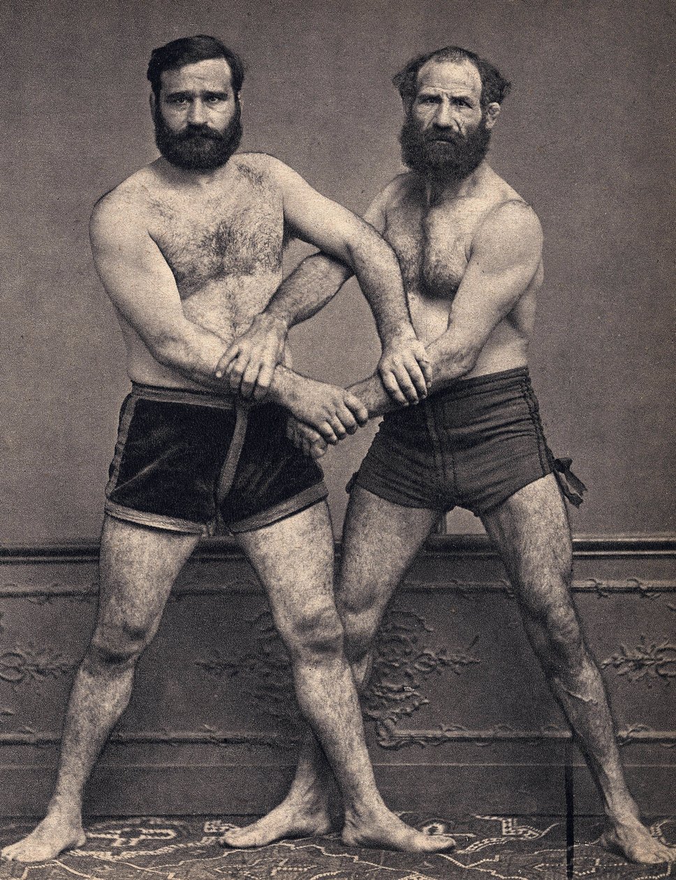 Güreşçi Marsilya kardeşlerin portresi. Fotoğraf, 19. yüzyıl sonu, Paris. Kol. Selva. by Unknown photographer