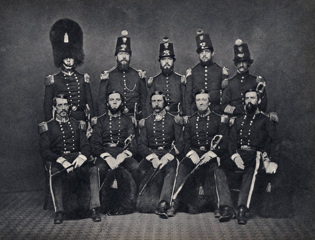 Belçika Ulusal Muhafız Memurlarının Portresi by Unknown photographer