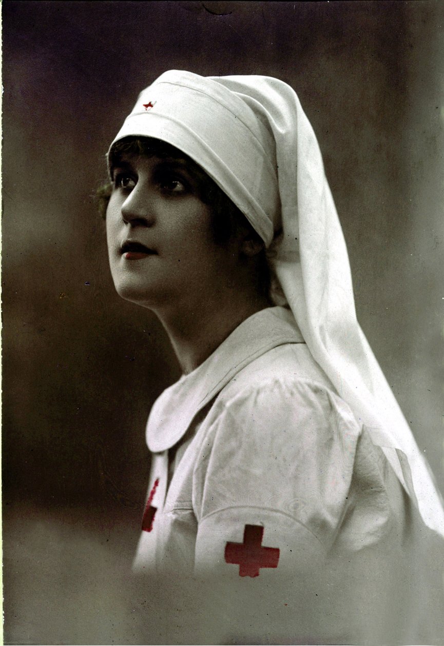 Kızıl Haç Hemşiresi, Birinci Dünya Savaşı (el boyaması fotoğraf) by Unknown photographer
