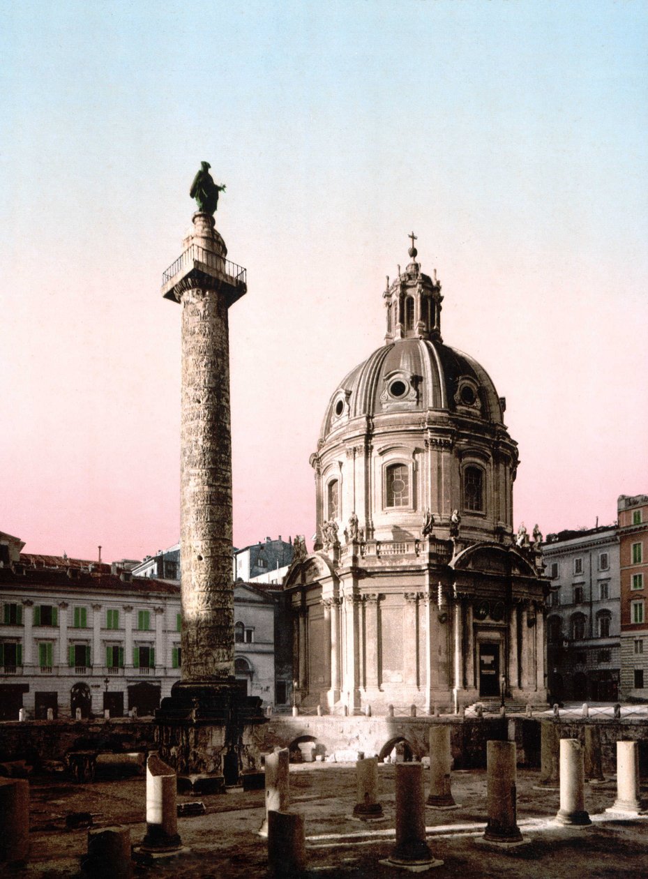Roma. Sütunlu Foro Trajano'nun (Forum Trajan) görünümü. Fotokrom sd. 1900 civarında. Fotokrom by Unknown photographer