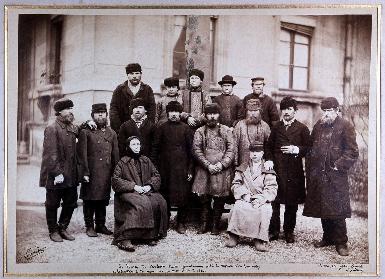 Smolensk Rusları, kuduza karşı tezler by Unknown photographer