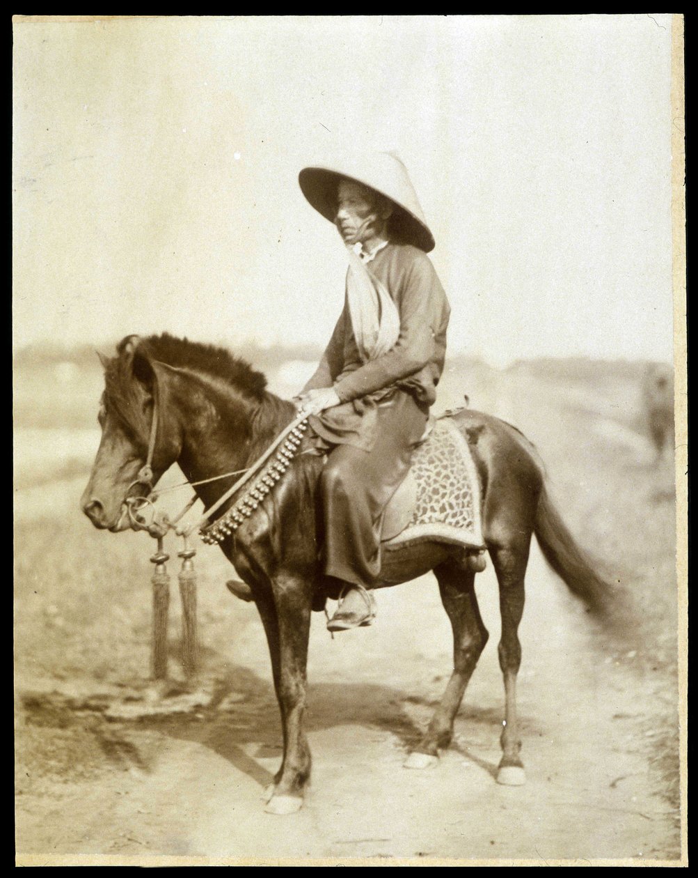 Vietnamlı binici, 19. yüzyılın sonlarında. by Unknown photographer