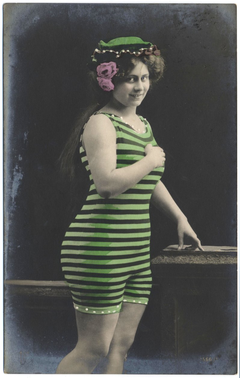 Mayo giyen kadın, c. 1910 (kartpostal) by Unknown photographer