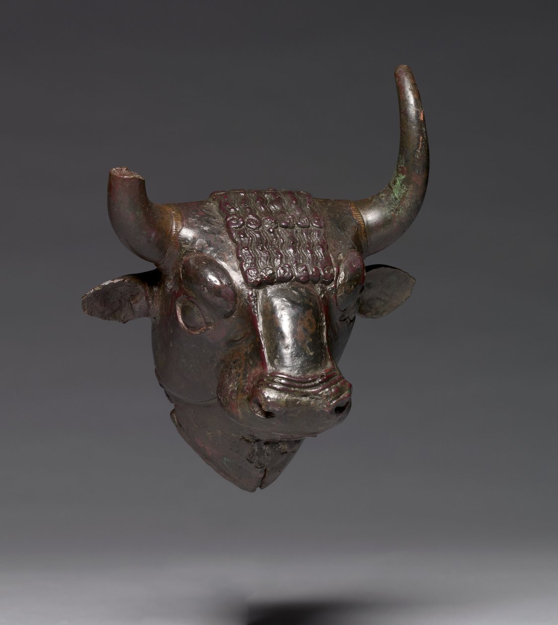 Boğa Başı Ataşmanı, yaklaşık MÖ 700-600 (bronz) by Urartian