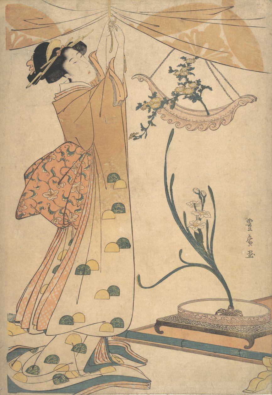Perde Bağlayan Bir Kadın, Kayık Şeklinde Bir Haç İçinde Krizantemlerden Bir Çiçek Aranjmanı..., yakl. 1805. by Utagawa Toyohiro