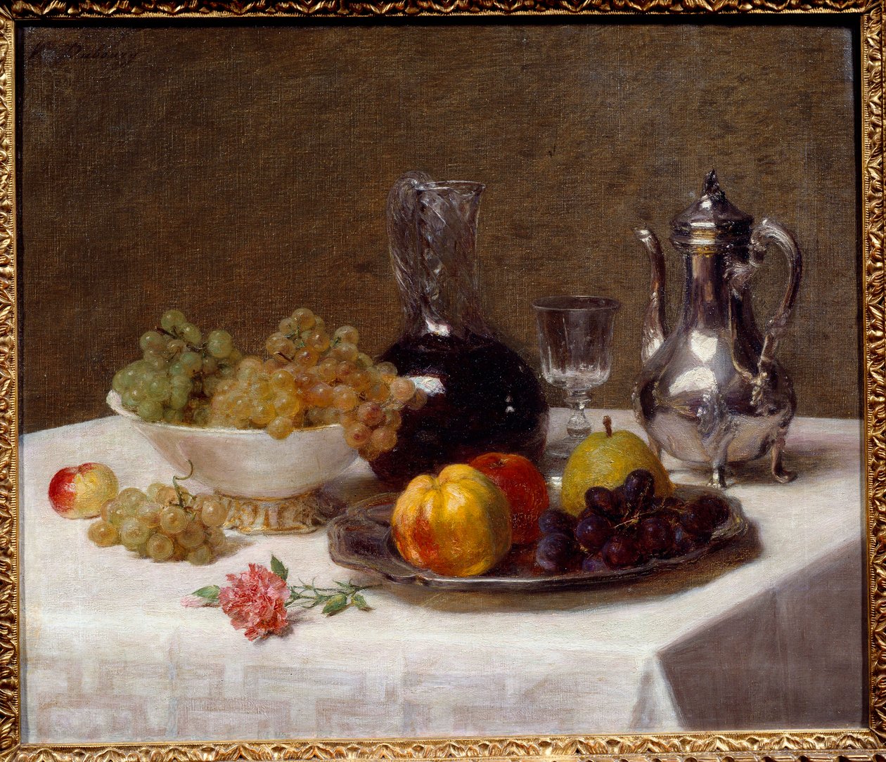 Masa köşesi Natürmort meyve (üzüm, ayva ve armut), gümüş eşyalar ve şarap sürahisi. Resim Victoria Dubourg (1840-1926) 20. yüzyıl Güneşi. 0,52x0,63 m Grenoble, Musee des Beaux Arts by Victoria Dubourg
