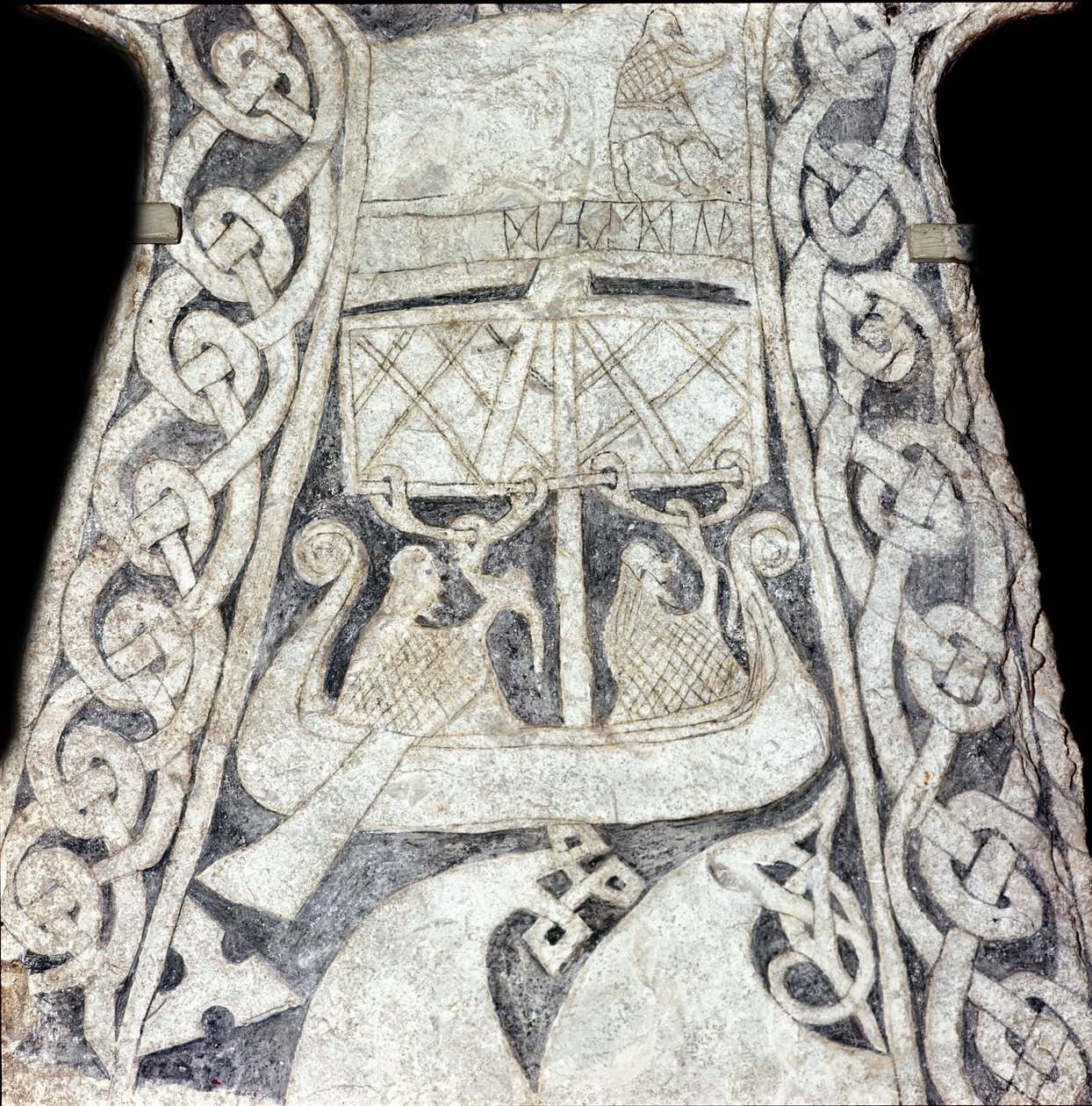 Bir drakkar (taş) tasvir eden runestone lilbjar by Viking