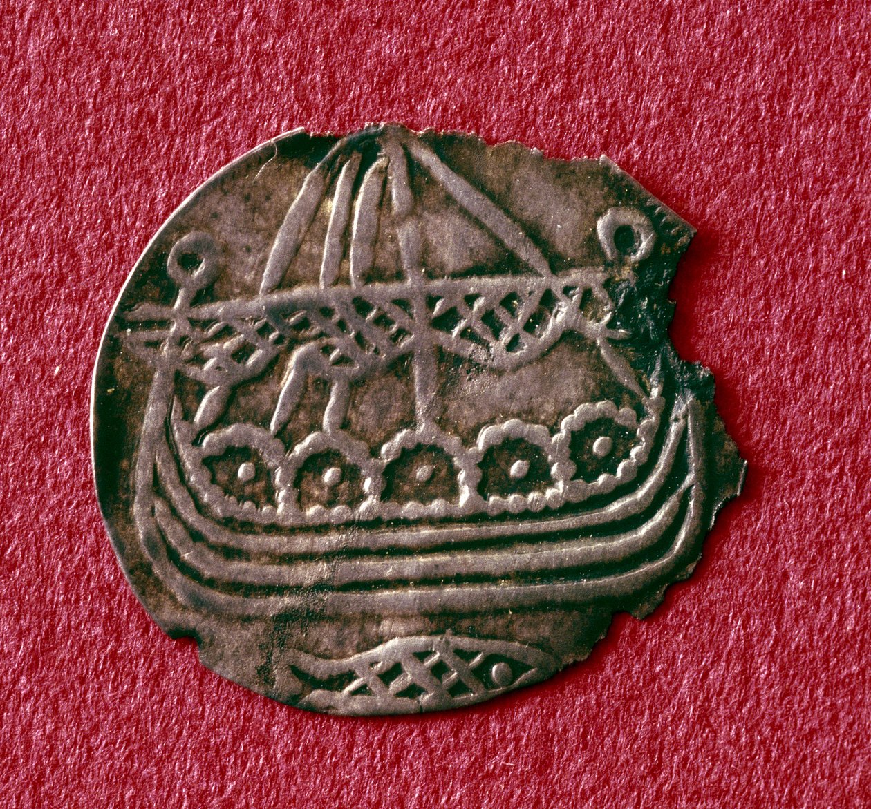 Bir drakkar (metal) tasvir eden madeni para by Viking Viking