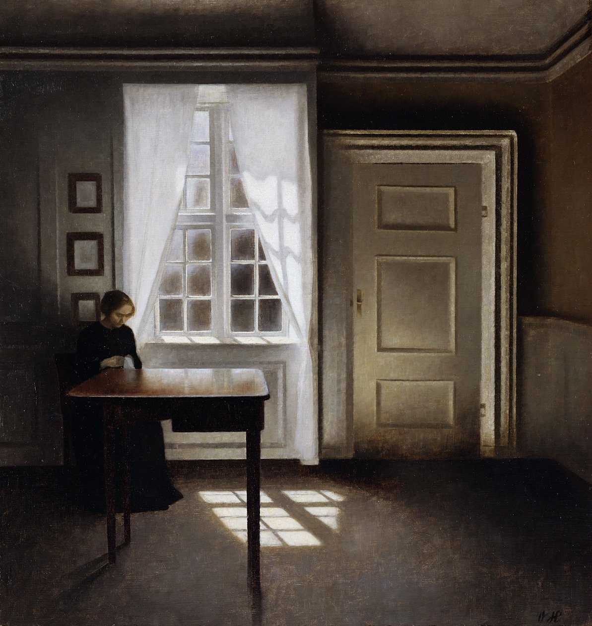 Bir iç mekanda dikiş yapan bir kadın by Vilhelm Hammershoi