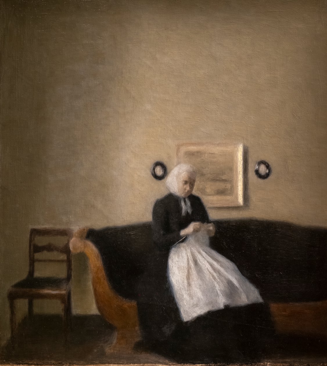 Sanatçının annesi ile iç mekan by Vilhelm Hammershoi