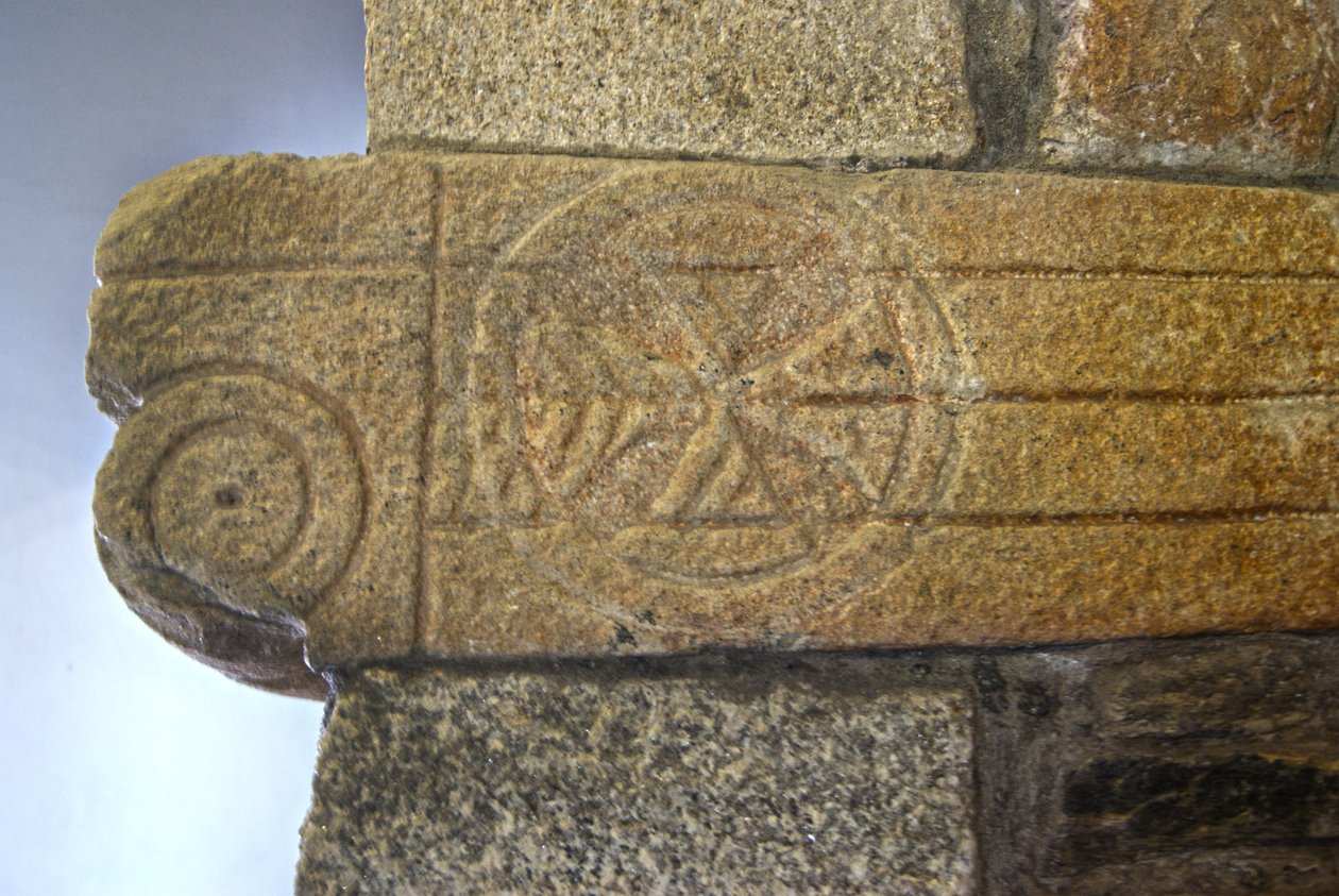 São Pedro de Balsemão Şapeli'ndeki Vizigot oymaları, Sé, Lamego, Portekiz c.599 (granit) by Visigothic