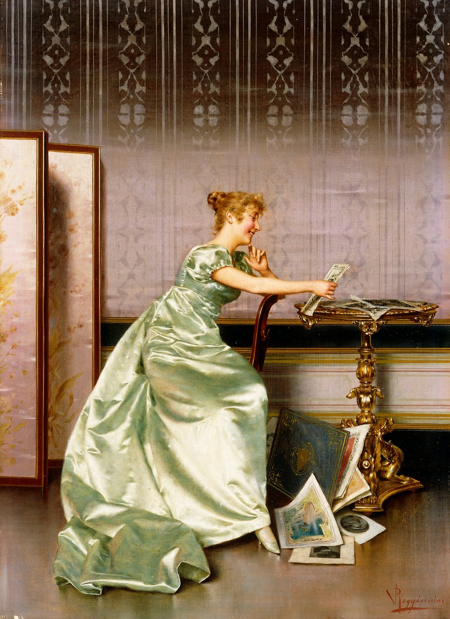 Bir Baskı Portföyüne Hayran Eden Zarif Bir Bayan by Vittorio Reggianini