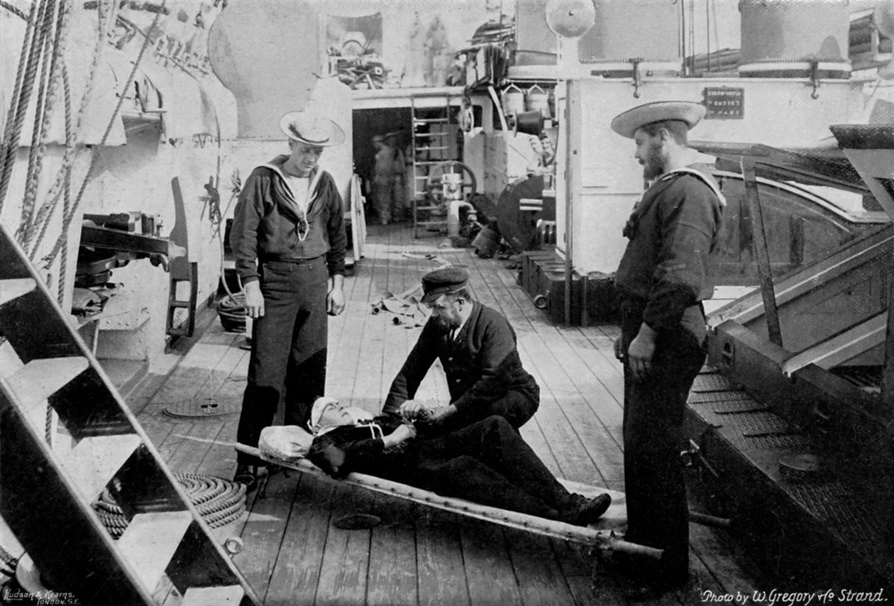 HMS Tartar kruvazöründe ambulans tatbikatı, 1896. by W Gregory