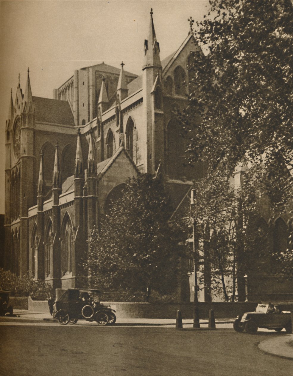 Bloomsbury Katedrali: Gordon Meydanı