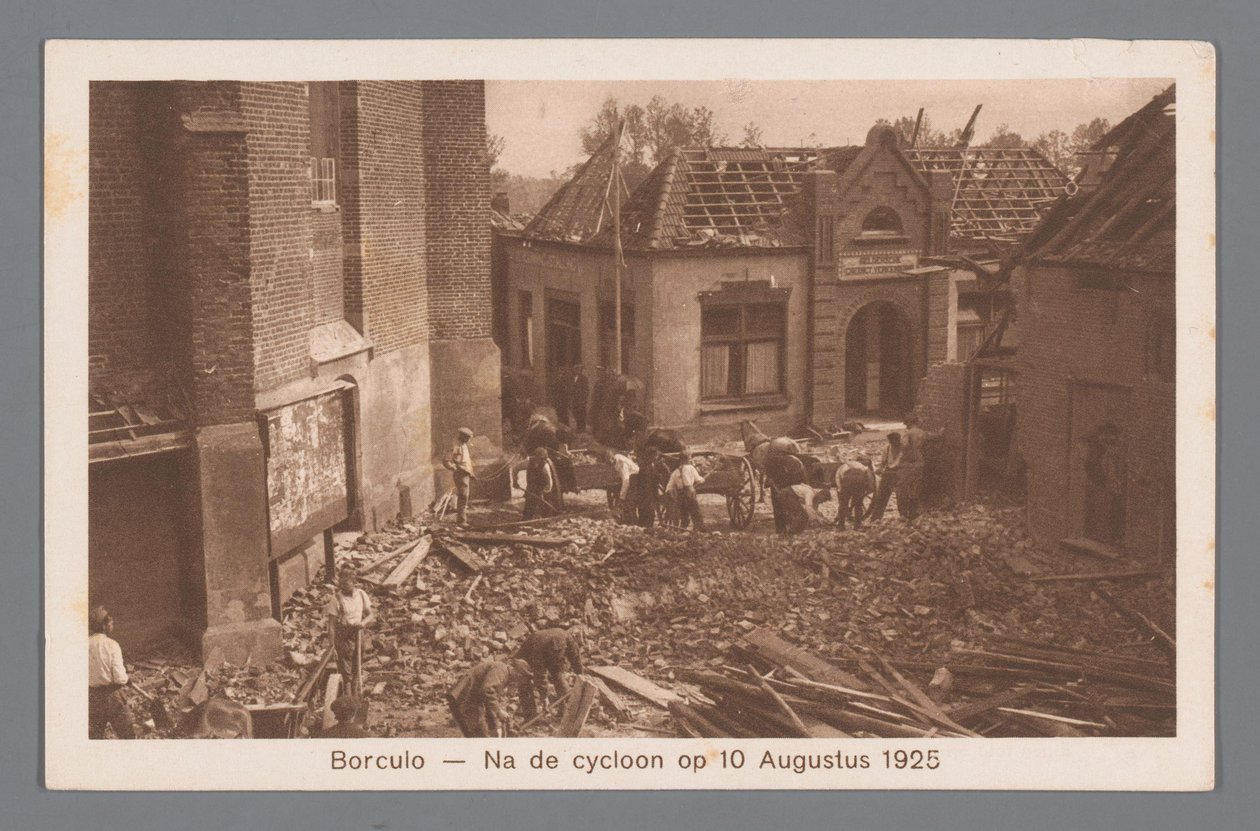 Borculo -- 10 Ağustos 1925'teki kasırgadan sonra by Weenenk and Snel