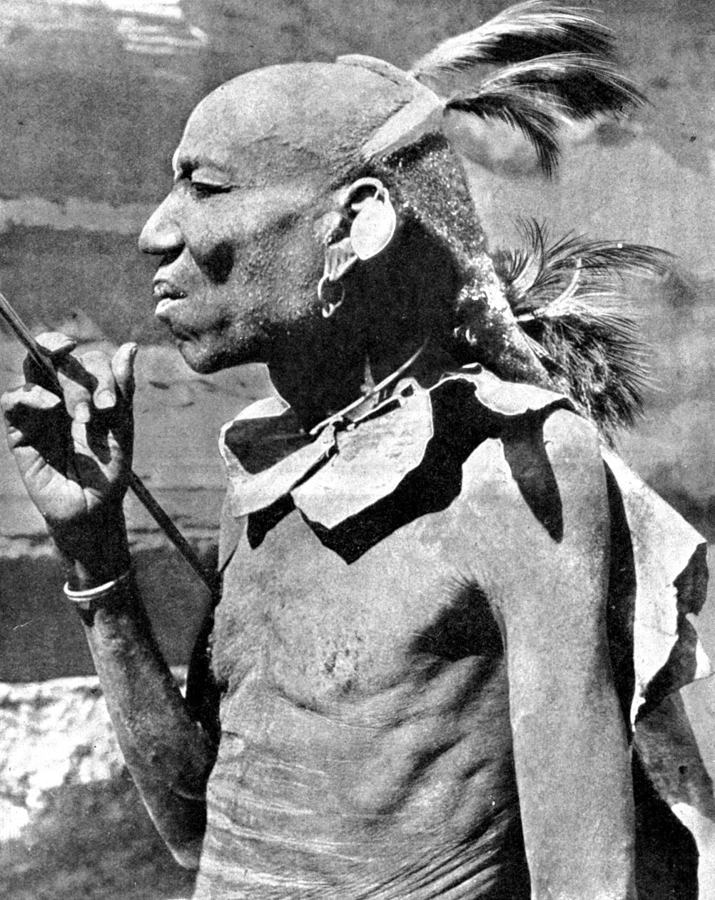 Bir Turkana kabilesi üyesi, Kenya, Afrika, 1936. by Wide World Photos