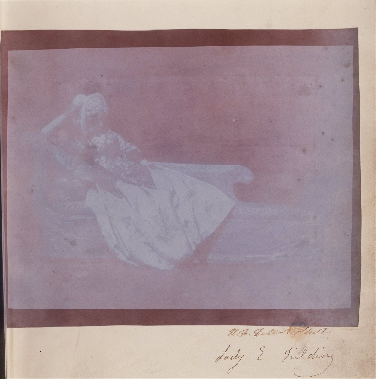 (Bayan Elizabeth Fielding, Chintz Sandalyesinde) by William Henry Fox Talbot