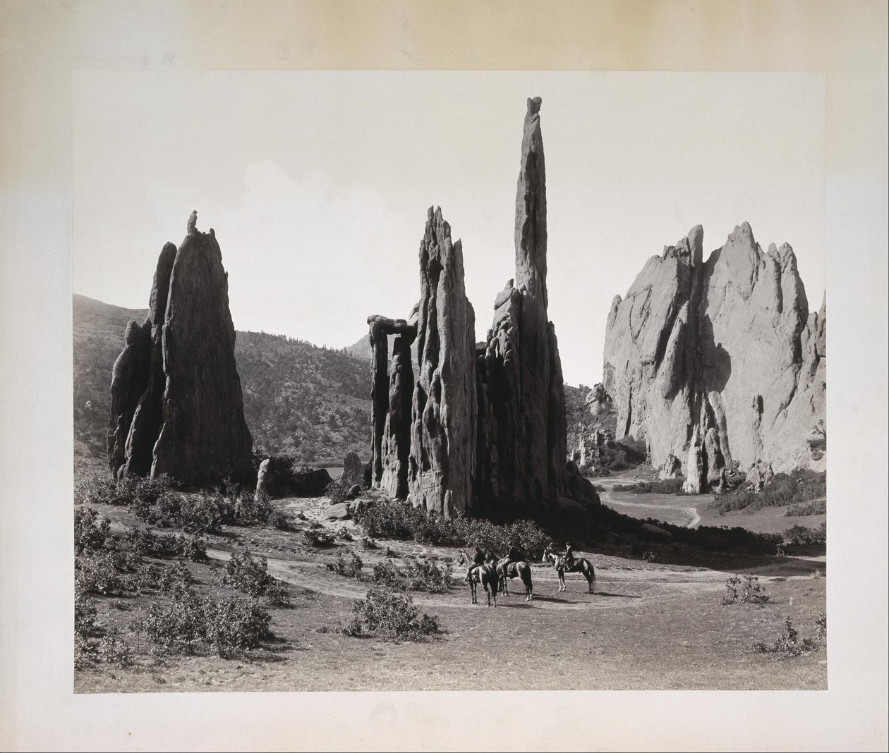 Katedral Kuleleri, Tanrıların Bahçesi, Colorado by William Henry Jackson