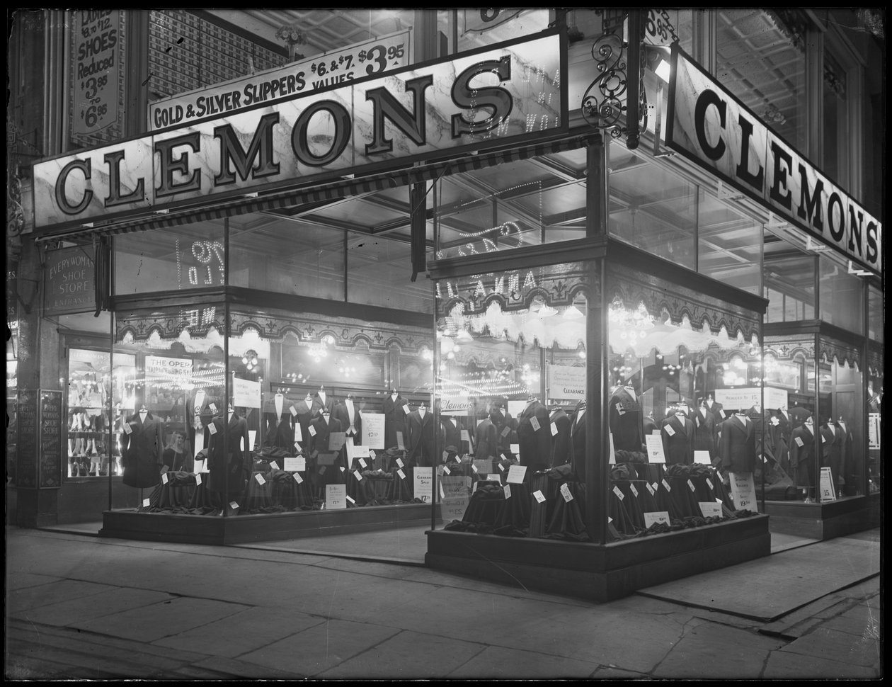 Terzi Clemons için tabela ve vitrin, New York City, 6 Ocak 1917 by William Davis Hassler