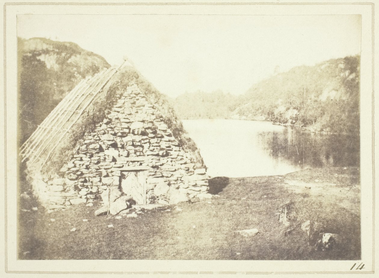 Loch Katrine Kıyılarında Yayla Kulübesi by William Henry Fox Talbot