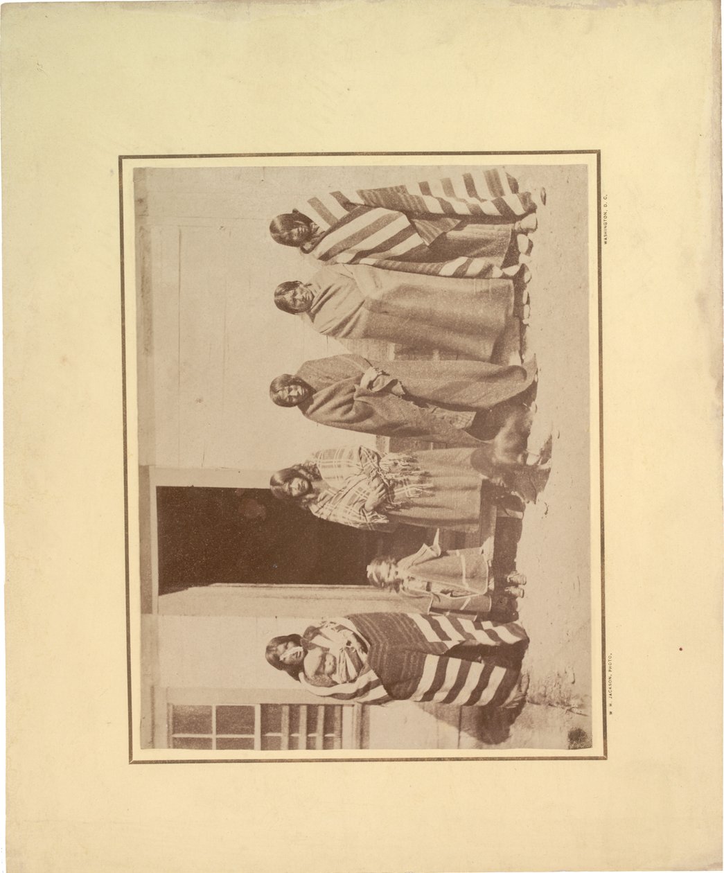 Genç kız ve bebeği olan beş Kızılderili kadın grubu, 1871 (sepya fotoğrafı) by William Hicks Jackson