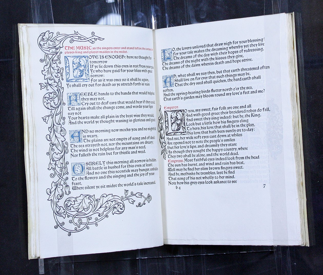 Kelmscott Press tarafından yayınlanan Aşk Yeter, by William Morris