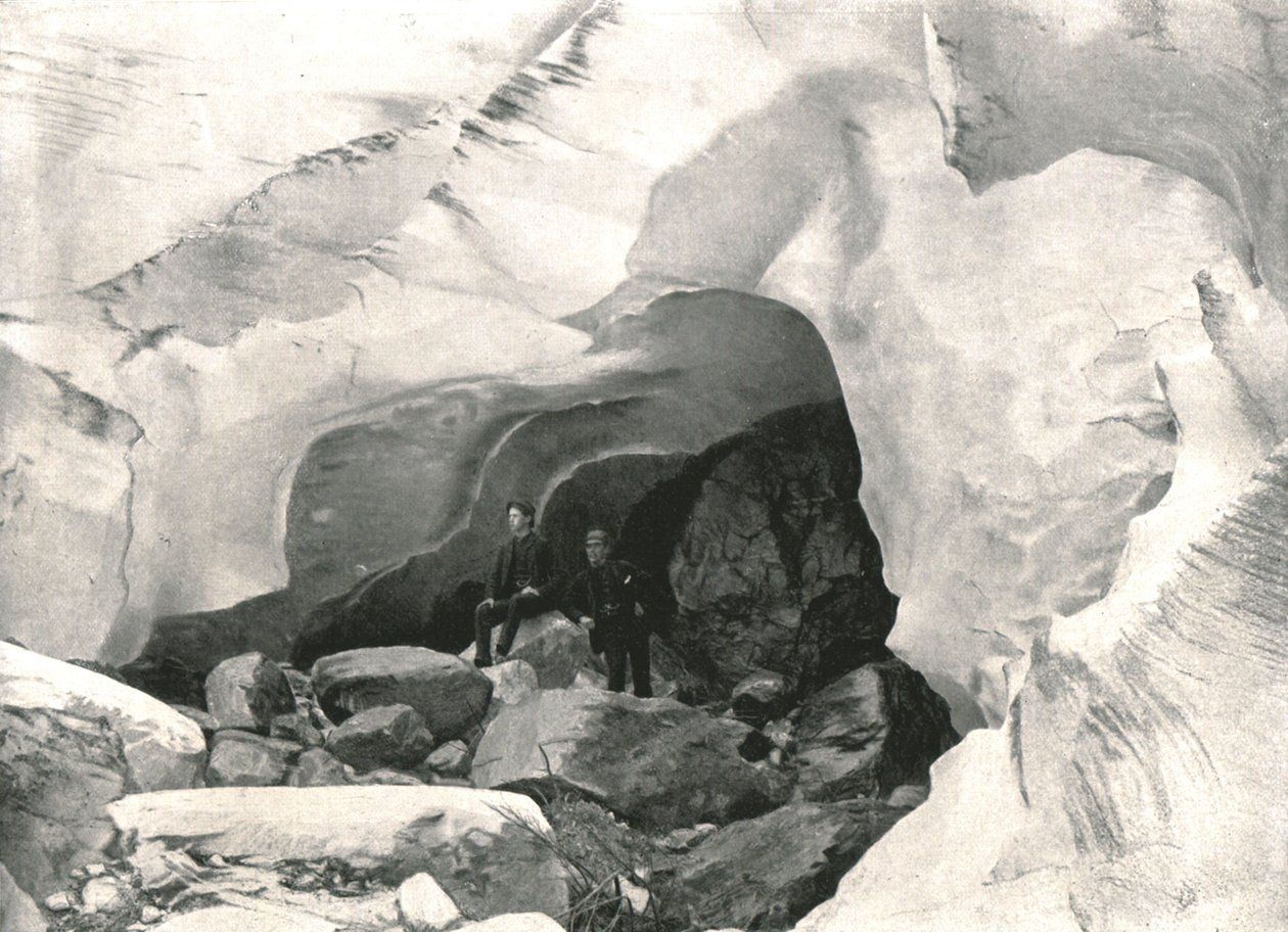 Rockies: Büyük Buzuldaki buz mağarası, Mount Sir Donald, Kanada, 1895. by William Notman and Son